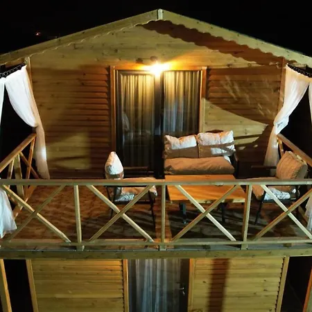 Hotel Fnm Luxury Bungalow's & Restaurant