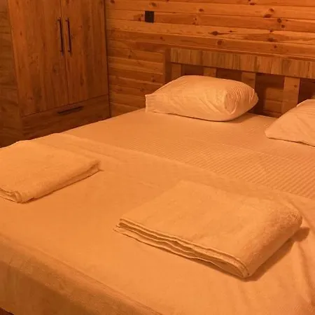Fnm Luxury Bungalow's & Restaurant Hotel